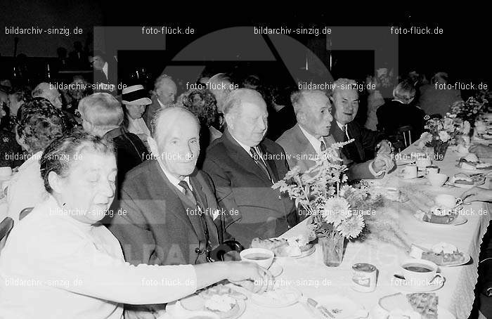 Altenfeier der Stadt Sinzig im Helenensaal 1970: LTSTSNHL-002169