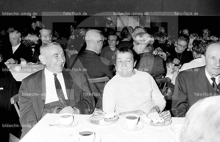 Altenfeier der Stadt Sinzig im Helenensaal 1970: LTSTSNHL-002170