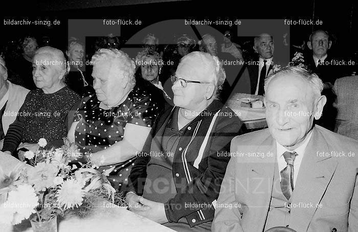 Altenfeier der Stadt Sinzig im Helenensaal 1970: LTSTSNHL-002191