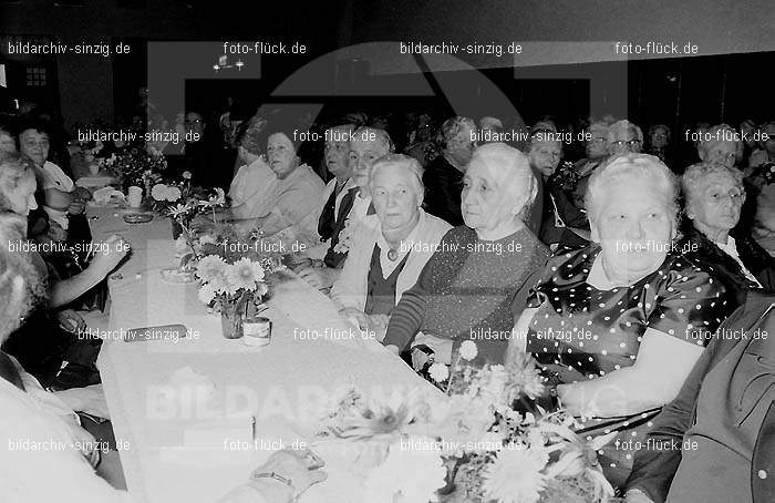 Altenfeier der Stadt Sinzig im Helenensaal 1970: LTSTSNHL-002193