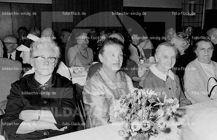 Altenfeier der Stadt Sinzig im Helenensaal 1970: LTSTSNHL-002194