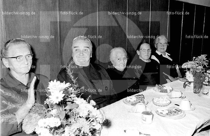 Altenfeier der Stadt Sinzig im Helenensaal 1970: LTSTSNHL-002206