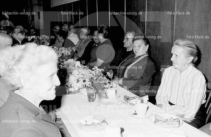 Altenfeier der Stadt Sinzig im Helenensaal 1970: LTSTSNHL-002215