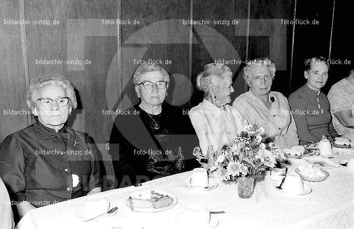 Altenfeier der Stadt Sinzig im Helenensaal 1970: LTSTSNHL-002216