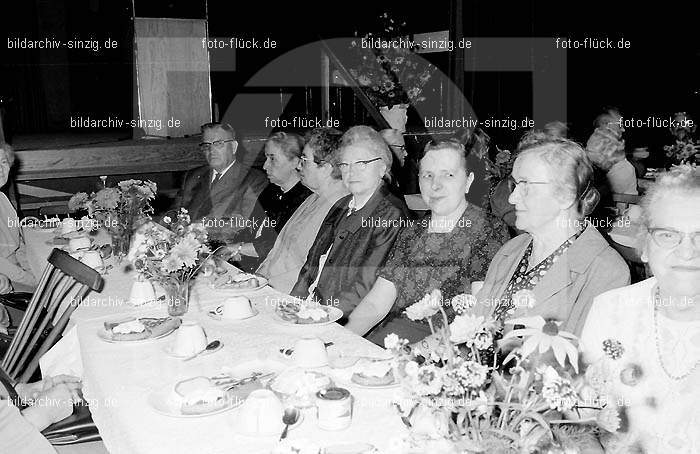 Altenfeier der Stadt Sinzig im Helenensaal 1970: LTSTSNHL-002217