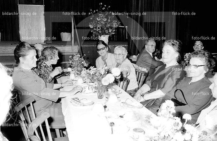 Altenfeier der Stadt Sinzig im Helenensaal 1970: LTSTSNHL-002219