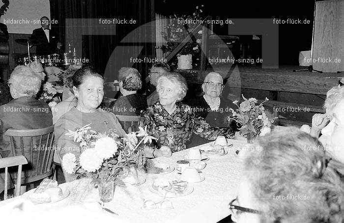 Altenfeier der Stadt Sinzig im Helenensaal 1970: LTSTSNHL-002221