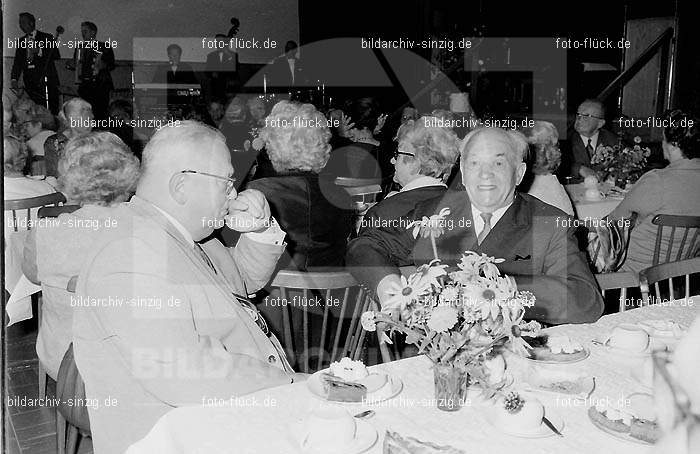 Altenfeier der Stadt Sinzig im Helenensaal 1970: LTSTSNHL-002224