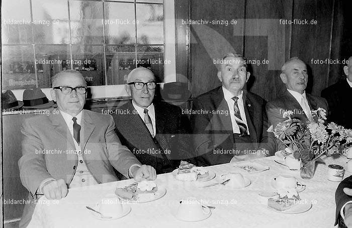 Altenfeier der Stadt Sinzig im Helenensaal 1970: LTSTSNHL-002225