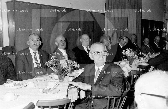 Altenfeier der Stadt Sinzig im Helenensaal 1970: LTSTSNHL-002226