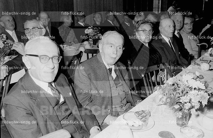 Altenfeier der Stadt Sinzig im Helenensaal 1970: LTSTSNHL-002227