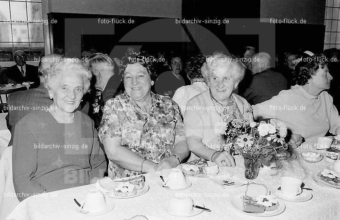 Altenfeier der Stadt Sinzig im Helenensaal 1970: LTSTSNHL-002229