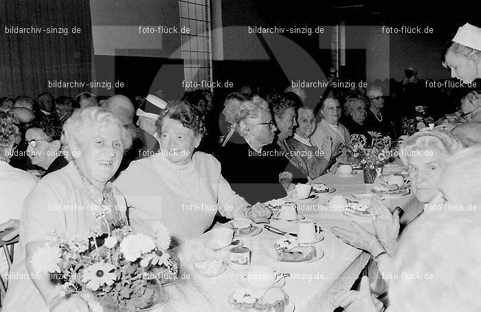 Altenfeier der Stadt Sinzig im Helenensaal 1970: LTSTSNHL-002230