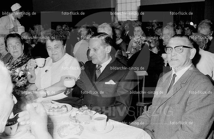 Altenfeier der Stadt Sinzig im Helenensaal 1970: LTSTSNHL-002236