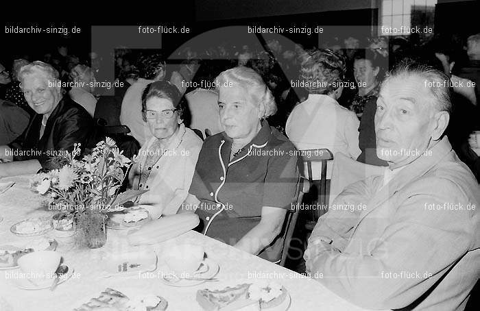 Altenfeier der Stadt Sinzig im Helenensaal 1970: LTSTSNHL-002237