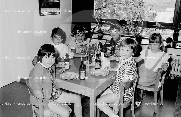 Abschluss-Feier der Schulkinder 1970: BSFRSC-002344