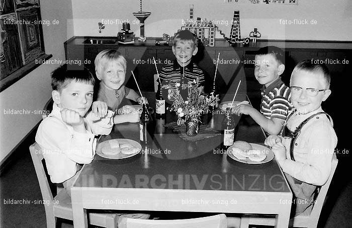 Abschluss-Feier der Schulkinder 1970: BSFRSC-002356