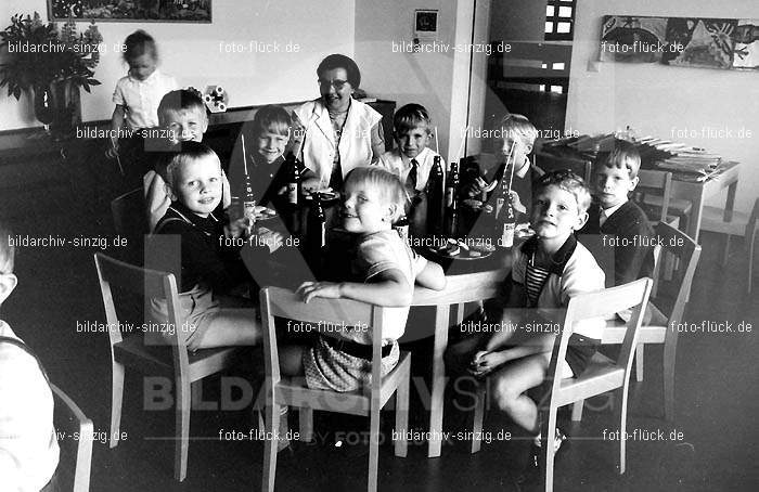 Abschluss-Feier der Schulkinder 1970: BSFRSC-002357