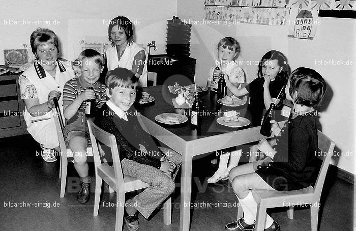 Abschluss-Feier der Schulkinder 1970: BSFRSC-002360