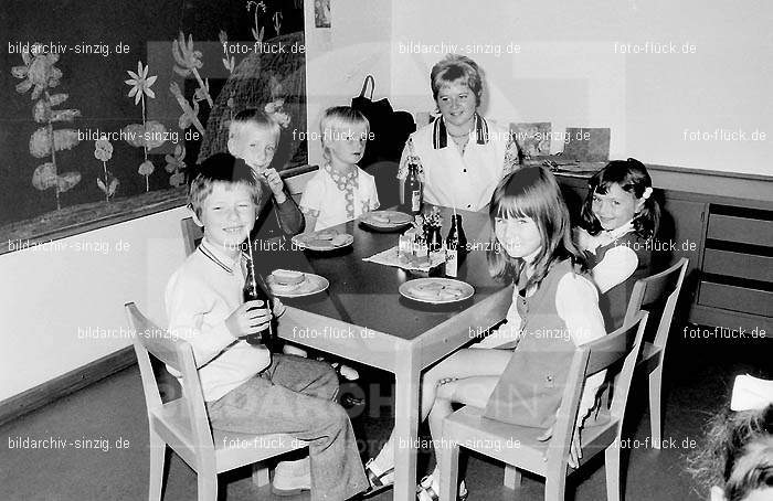 Abschluss-Feier der Schulkinder 1970: BSFRSC-002362