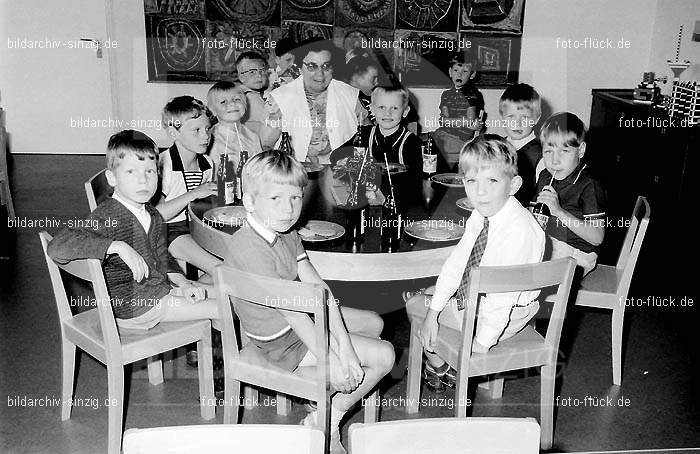 Abschluss-Feier der Schulkinder 1970: BSFRSC-002373