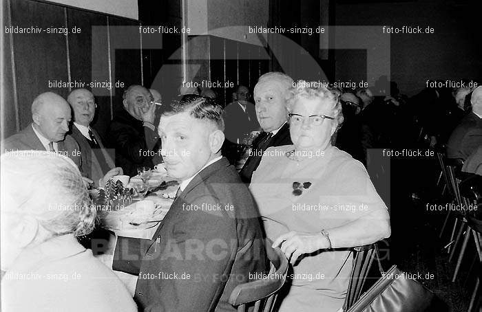 Arbeiter Wohlfahrt Weihnachtsfeier im Helenensaal 1970: RBWHWHHL-002414