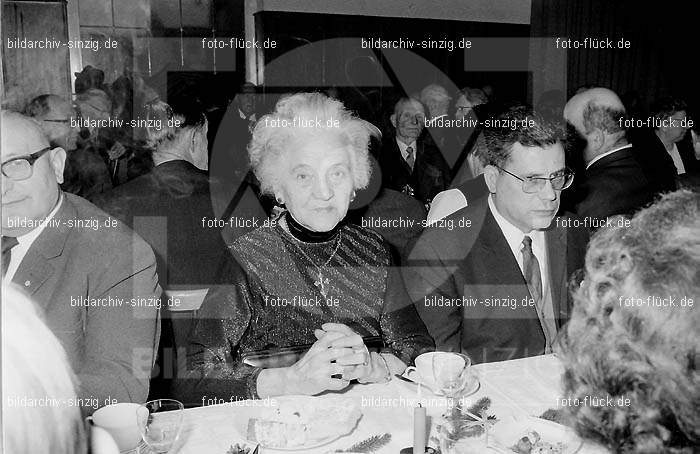 Arbeiter Wohlfahrt Weihnachtsfeier im Helenensaal 1970: RBWHWHHL-002446