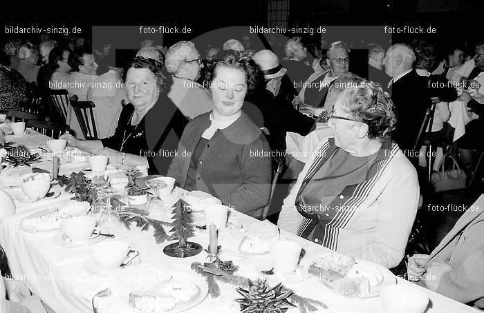 Arbeiter Wohlfahrt Weihnachtsfeier im Helenensaal 1970: RBWHWHHL-002466