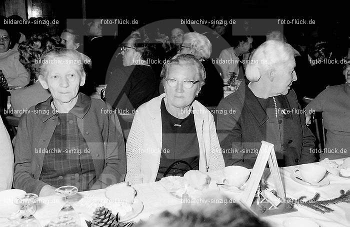 Arbeiter Wohlfahrt Weihnachtsfeier im Helenensaal 1970: RBWHWHHL-002499