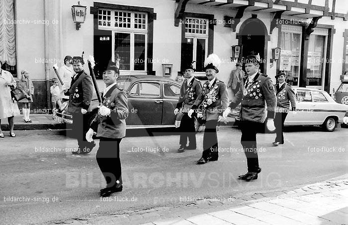 St. Hubertus Schützen - Schützenplatz - Ehrung - 1970: STHBSCSCHR-002580