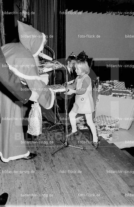 Weihnachtsfeier für die Kinder der Beschäftigten der Agrob 1970: WHFRKNBSGR-002630