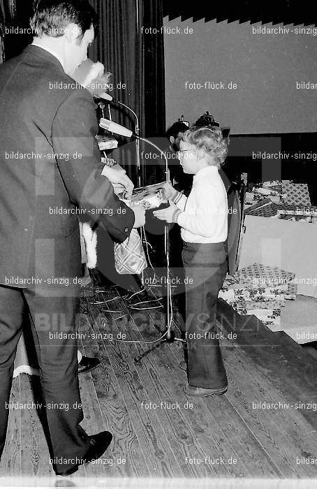 Weihnachtsfeier für die Kinder der Beschäftigten der Agrob 1970: WHFRKNBSGR-002631