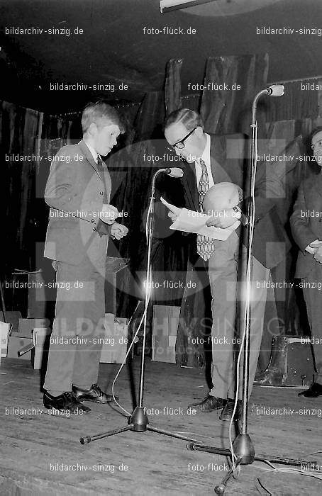 Weihnachtsfeier für die Kinder der Beschäftigten der Agrob 1970: WHFRKNBSGR-002653