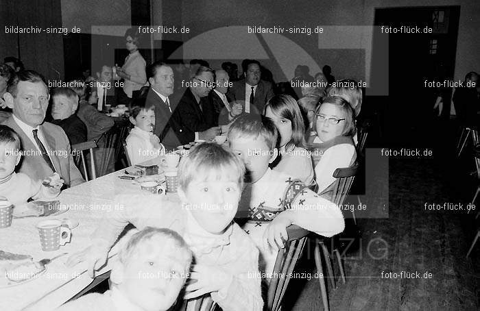 Weihnachtsfeier für die Kinder der Beschäftigten der Agrob 1970: WHFRKNBSGR-002664