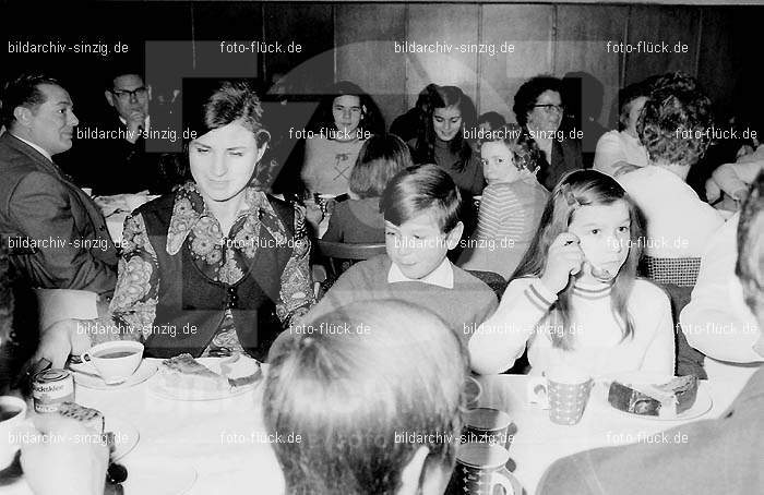 Weihnachtsfeier für die Kinder der Beschäftigten der Agrob 1970: WHFRKNBSGR-002668