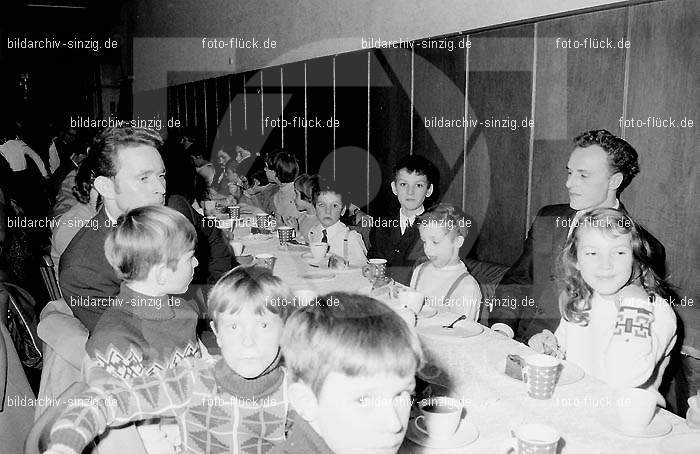 Weihnachtsfeier für die Kinder der Beschäftigten der Agrob 1970: WHFRKNBSGR-002673