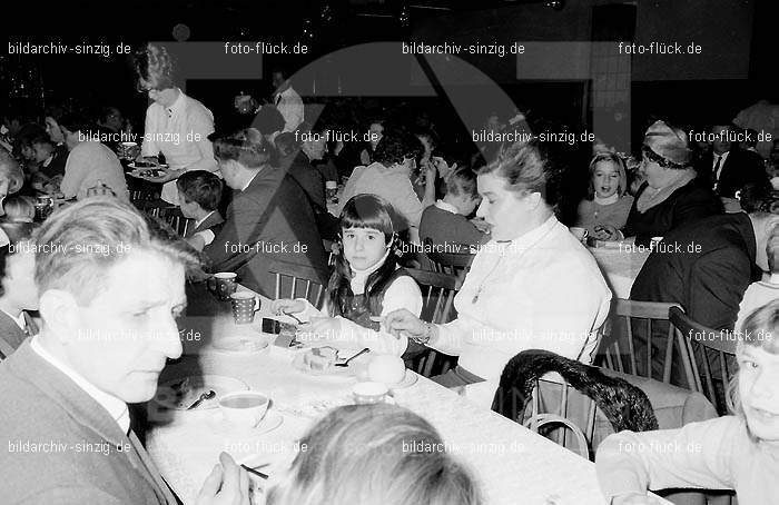 Weihnachtsfeier für die Kinder der Beschäftigten der Agrob 1970: WHFRKNBSGR-002678