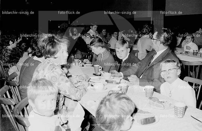Weihnachtsfeier für die Kinder der Beschäftigten der Agrob 1970: WHFRKNBSGR-002681