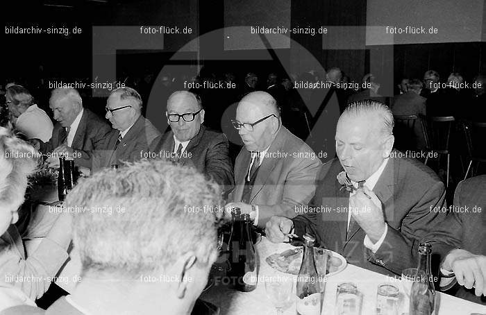 AGROB Sinzig Rentnertreff 1970 im Helenensaal: GRSNRNHL-002704