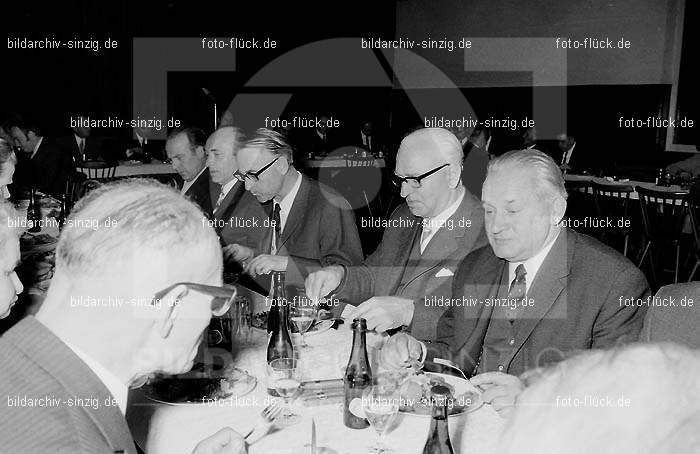 AGROB Sinzig Rentnertreff 1970 im Helenensaal: GRSNRNHL-002707