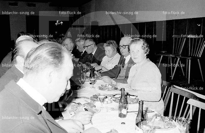 AGROB Sinzig Rentnertreff 1970 im Helenensaal: GRSNRNHL-002714