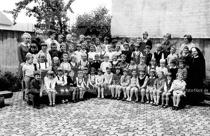 Kindergarten Abschluss für Schulkinder 1970: KNBSFRSC-002750