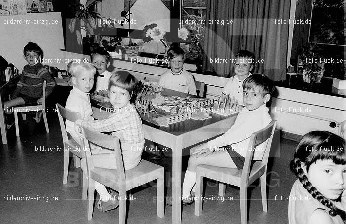 Kindergarten Abschluss für Schulkinder 1970: KNBSFRSC-002757