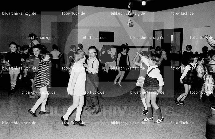 Kindergarten Abschluss für Schulkinder 1970: KNBSFRSC-002771