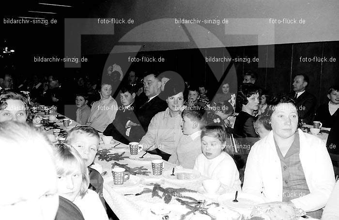 Weihnachtsfeier für die Kinder der Beschäftigten der Firma Agrob 1968: WHFRKNBSFRGR-002857