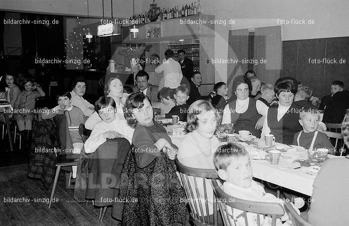 Weihnachtsfeier für die Kinder der Beschäftigten der Firma Agrob 1968: WHFRKNBSFRGR-002864