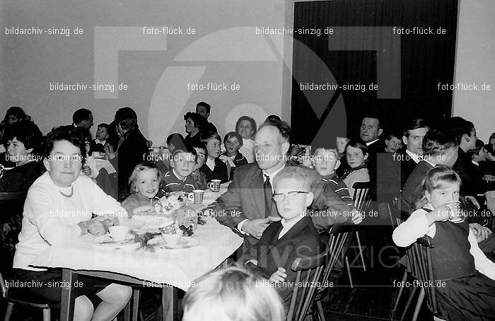 Weihnachtsfeier für die Kinder der Beschäftigten der Firma Agrob 1968: WHFRKNBSFRGR-002866