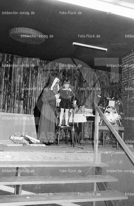 Weihnachtsfeier für die Kinder der Beschäftigten der Firma Agrob 1968: WHFRKNBSFRGR-002868