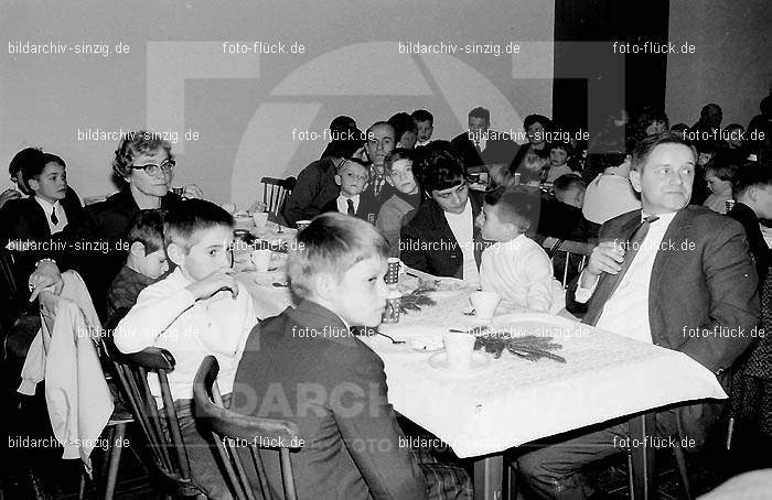 Weihnachtsfeier für die Kinder der Beschäftigten der Firma Agrob 1968: WHFRKNBSFRGR-002869