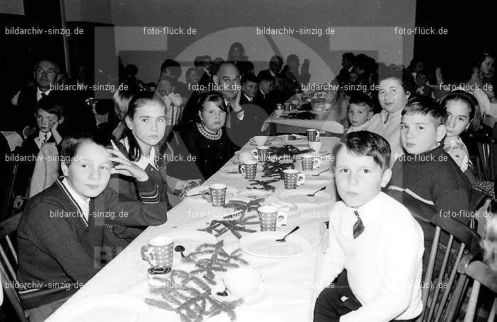 Weihnachtsfeier für die Kinder der Beschäftigten der Firma Agrob 1968: WHFRKNBSFRGR-002870
